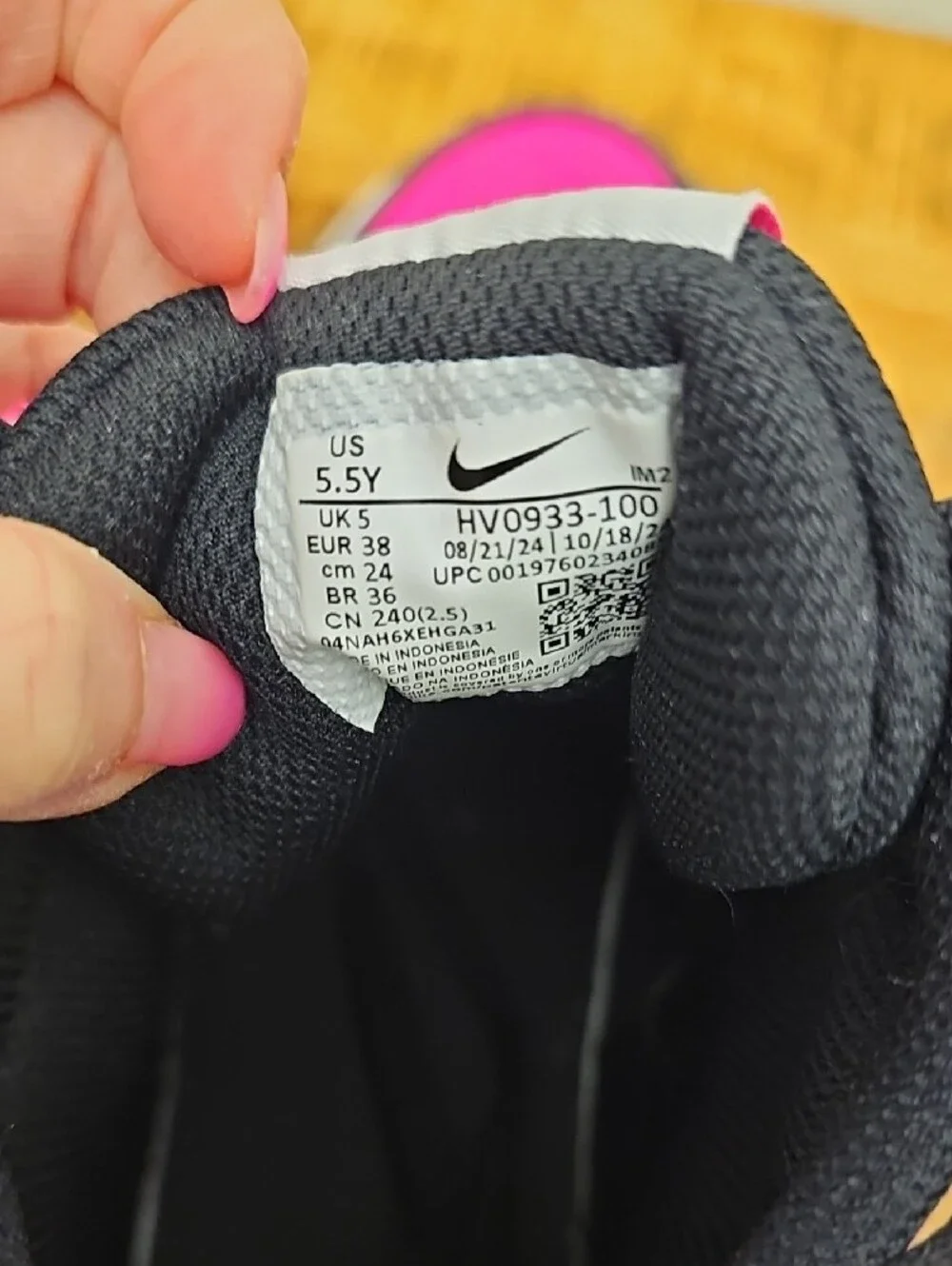 Nike Kids High-Top Sneakers in Black & Hot Pink Sz 5.5y = Womens Sz 7